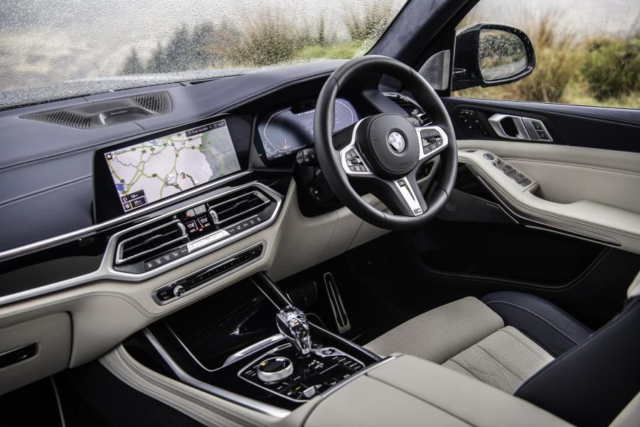 Интерьер BMW X7 M50d (G07) 2019 года  (UK) (фото 22 из 36)
